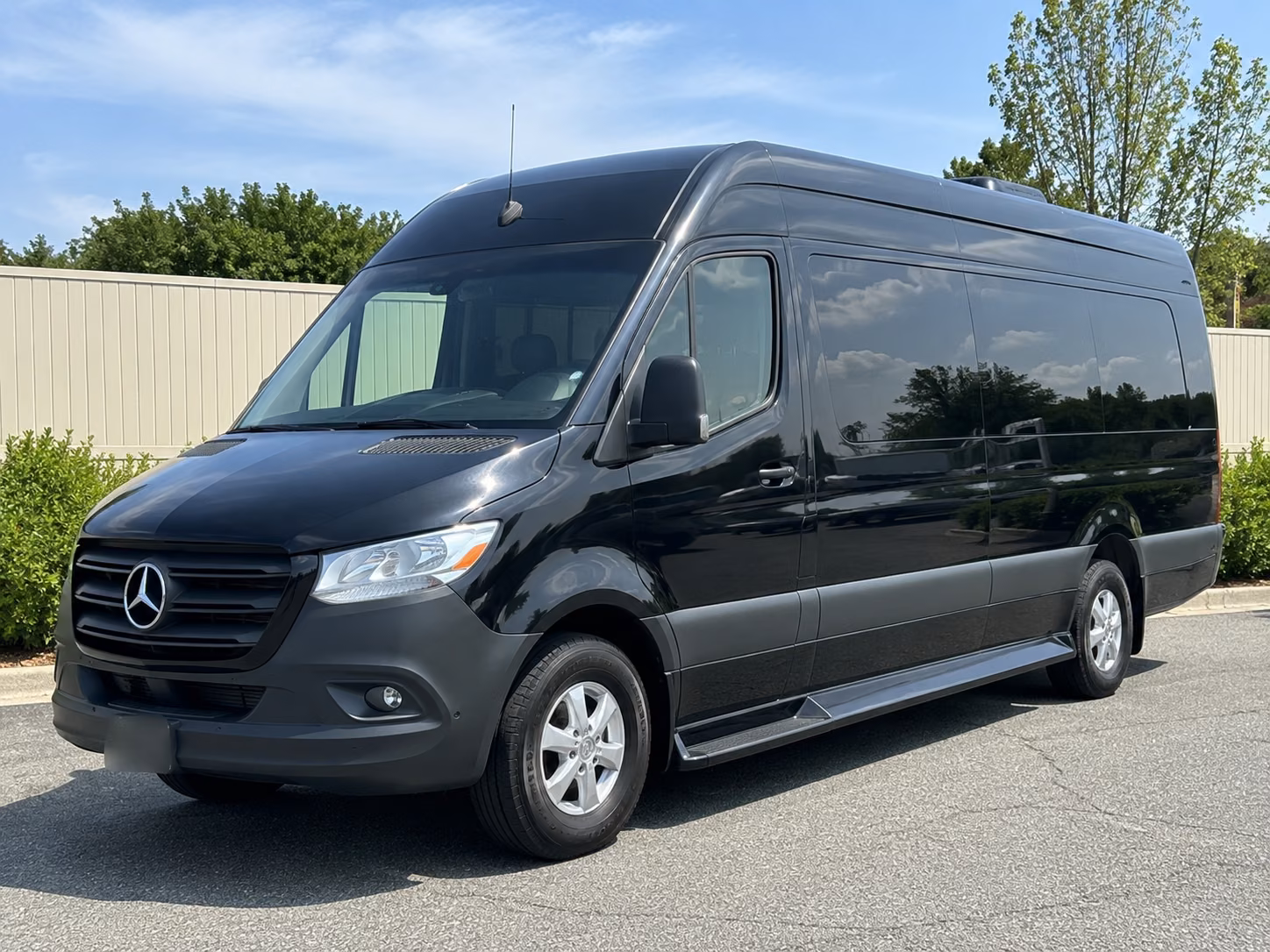 find the perfect transportation for your next airport transfer 3